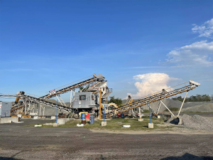 處理時產(chǎn)80噸的鵝卵石制砂機(jī)價格是多少？